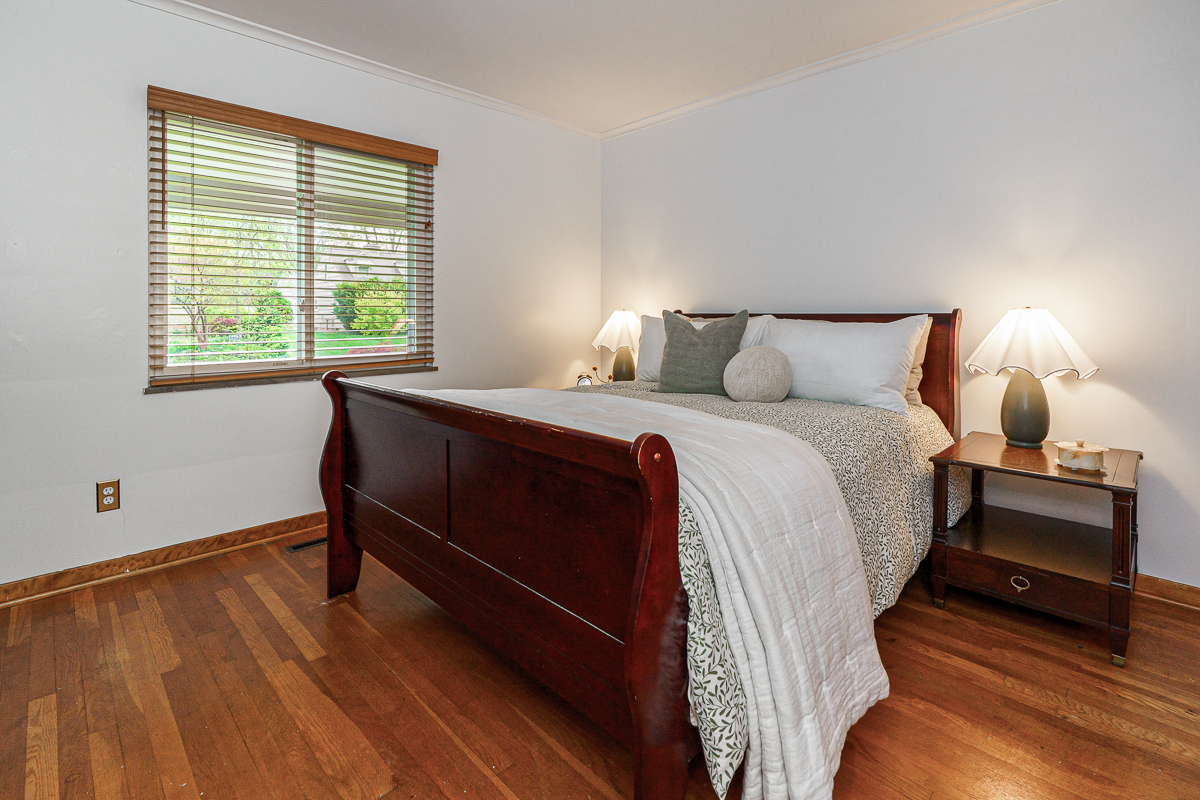 799 Montrose Ave-31