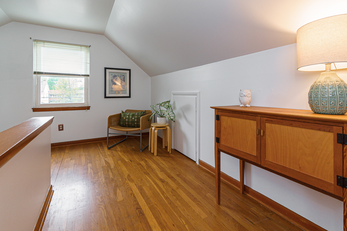 799 Montrose Ave-33