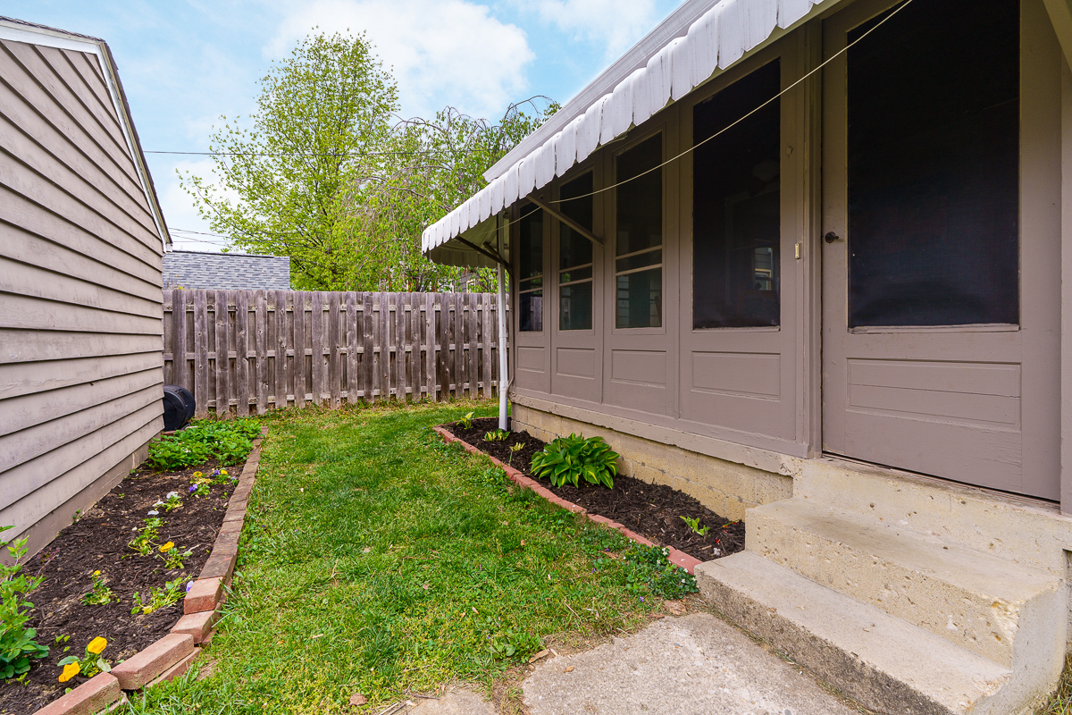799 Montrose Ave-4