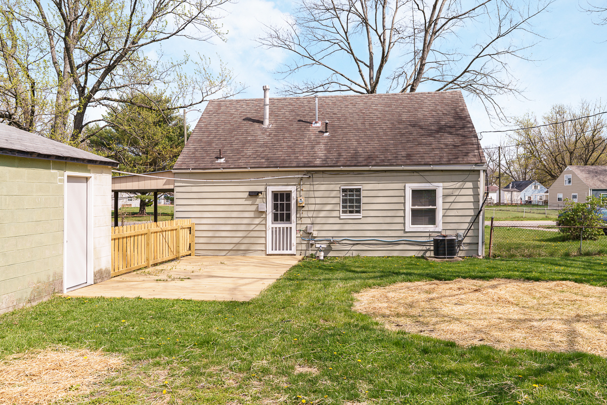 805 Exeter Rd-10