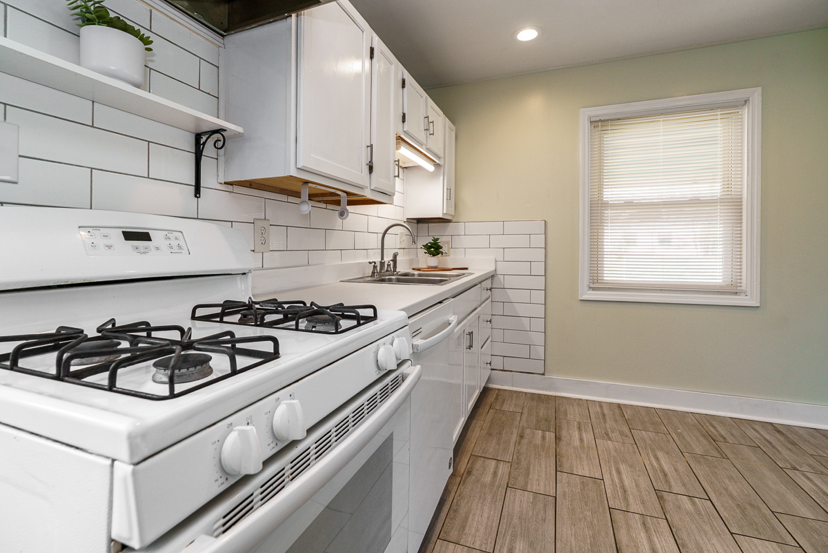 805 Exeter Rd-18
