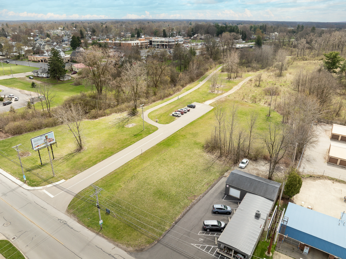 825 Harding Way W, Galion, OH 44833-8