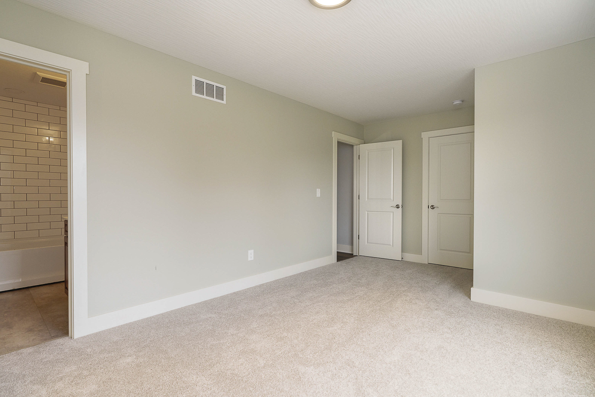 8294 Morgan St-32