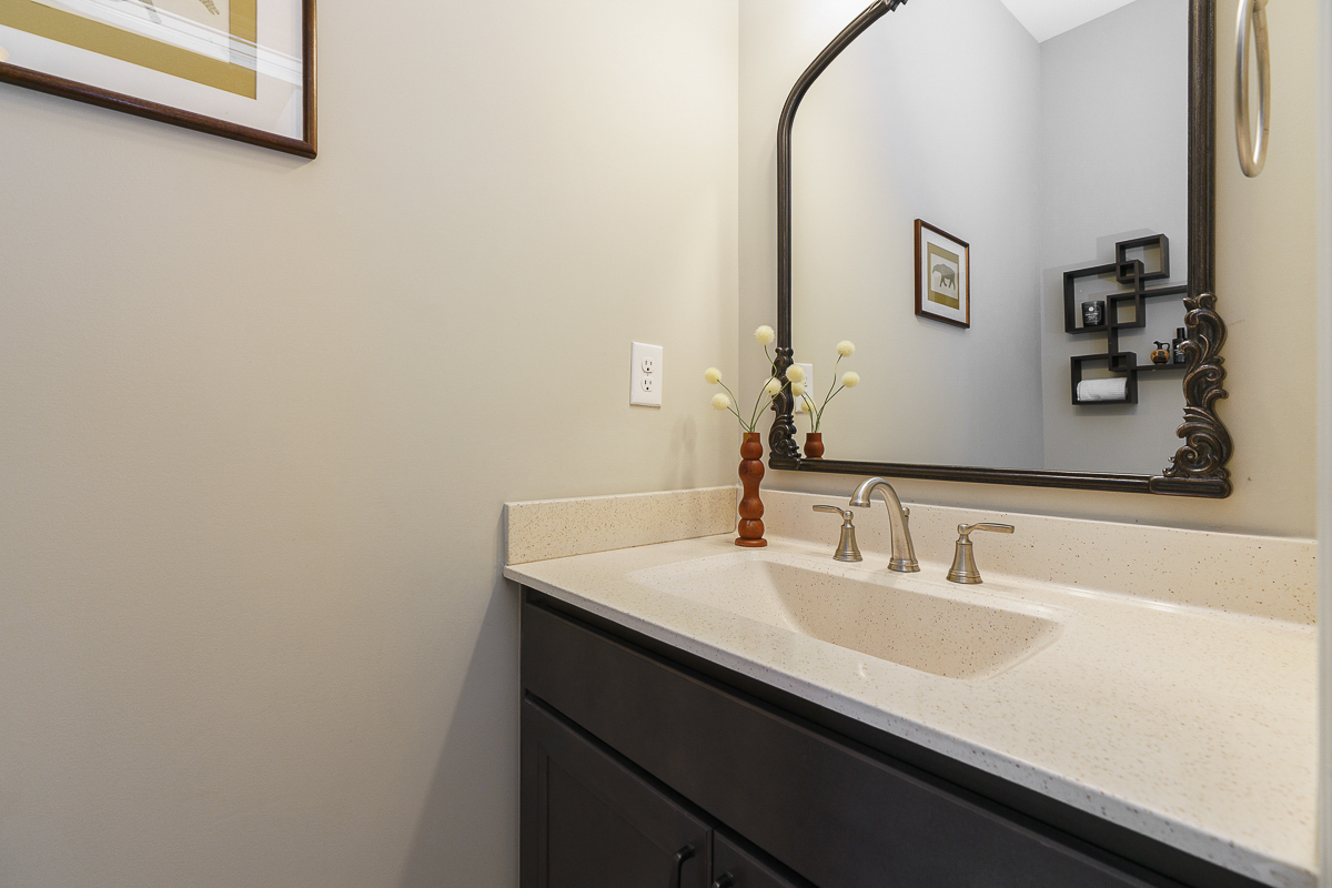 829 Pathlow Dr-15