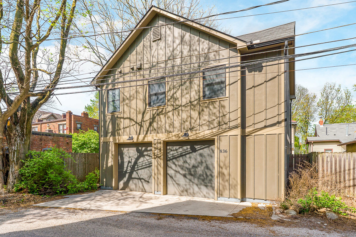 834 Hamlet St-7