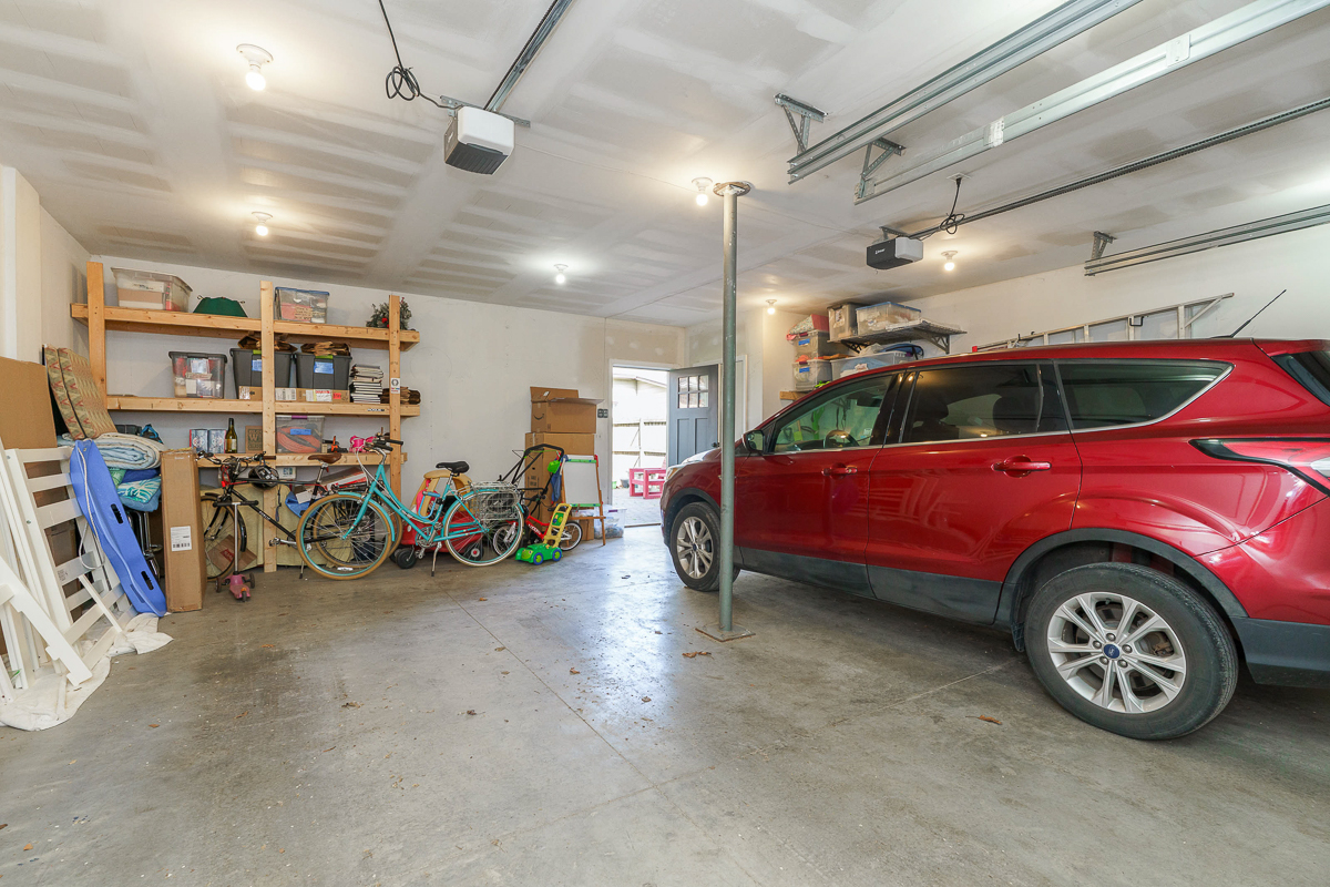 834 Hamlet St-9