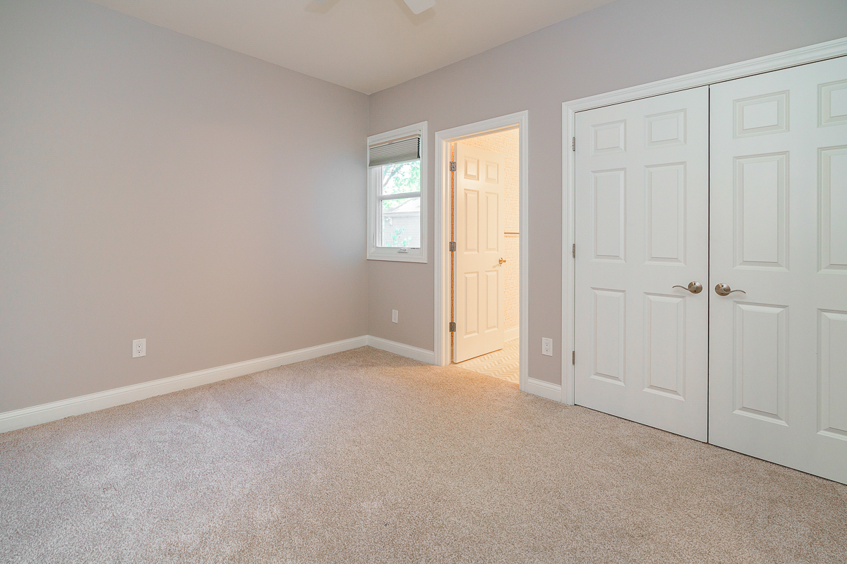 843 Hamlet St-59