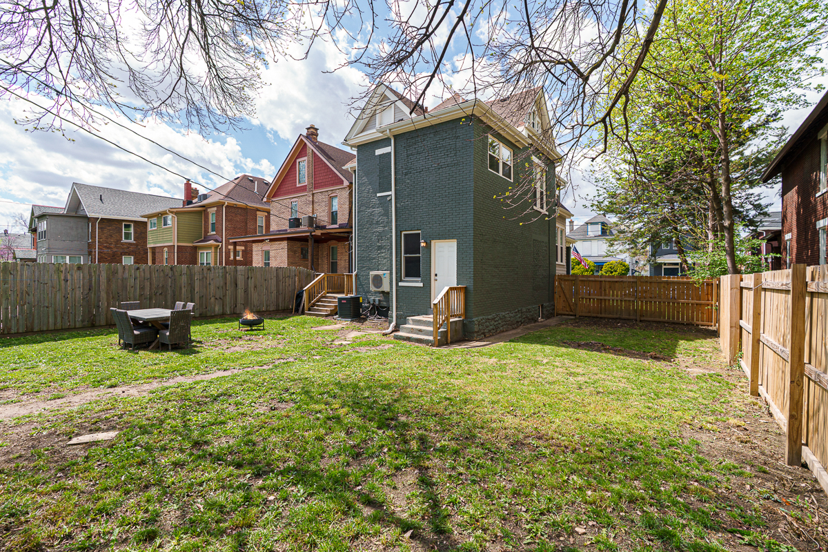 848 Champion Ave-7