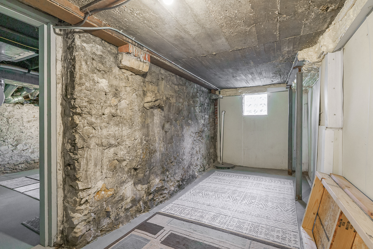 866 s Lazelle St-11