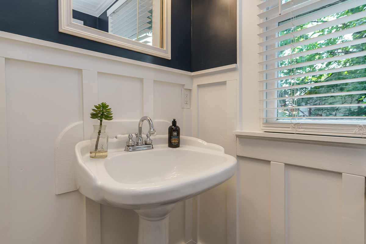 866 s Lazelle St-23