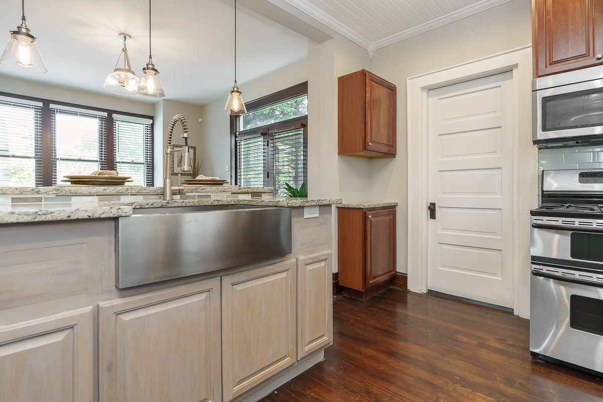 866 s Lazelle St-26