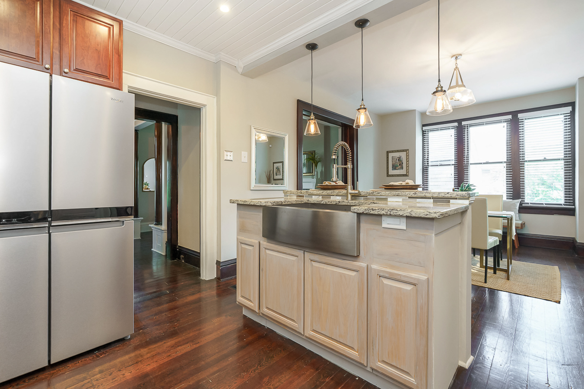 866 s Lazelle St-27