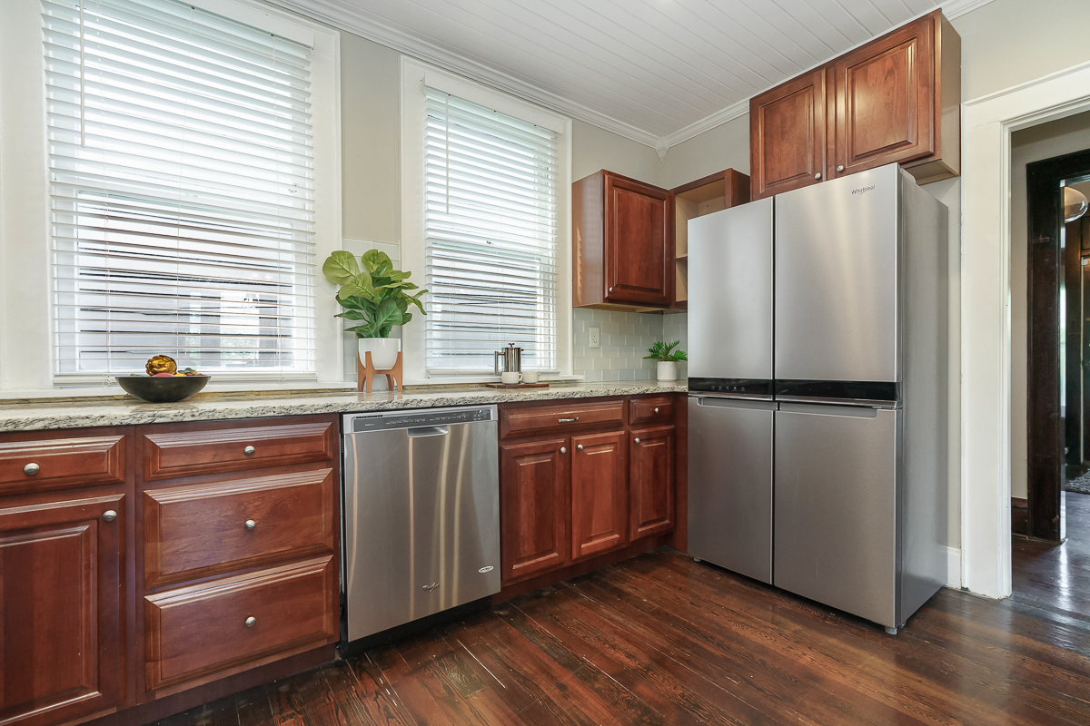 866 s Lazelle St-28