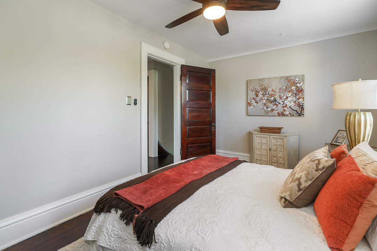 866 s Lazelle St-32