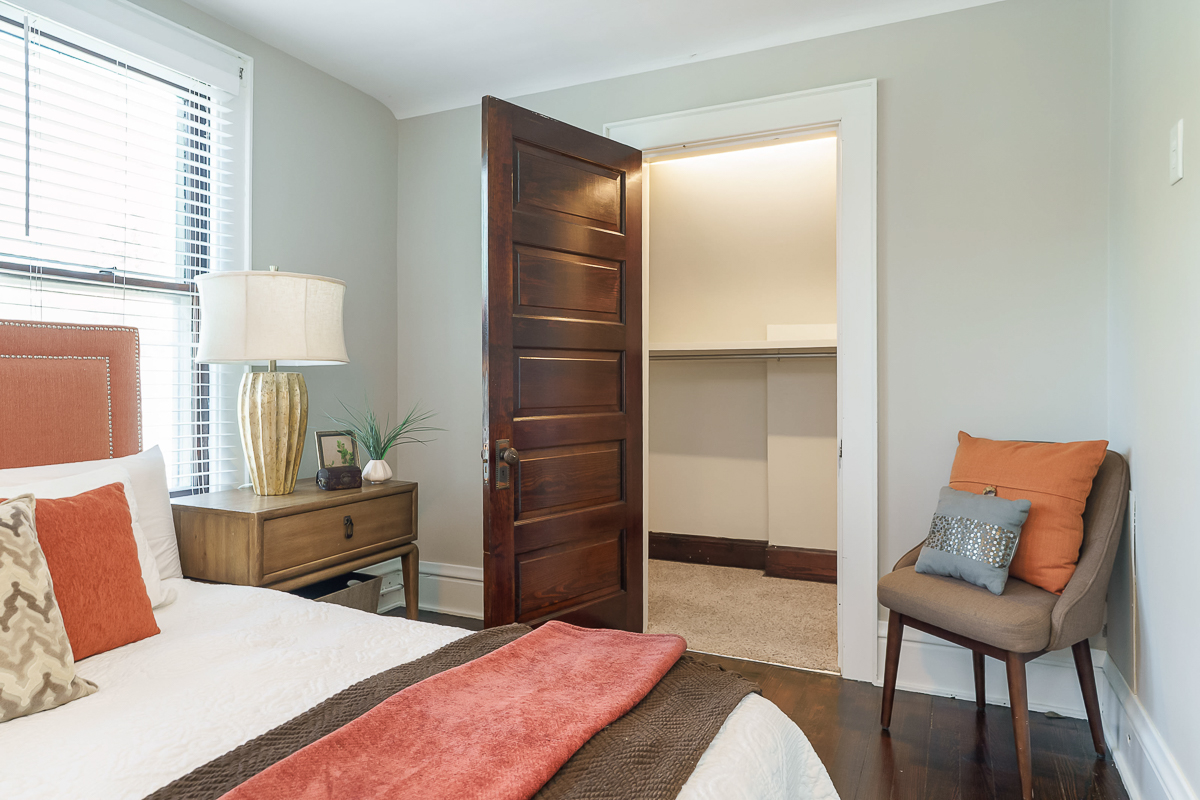 866 s Lazelle St-33