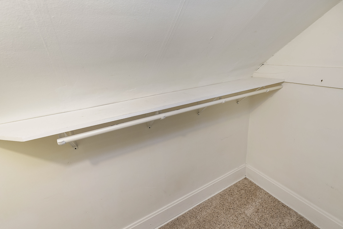 866 s Lazelle St-40