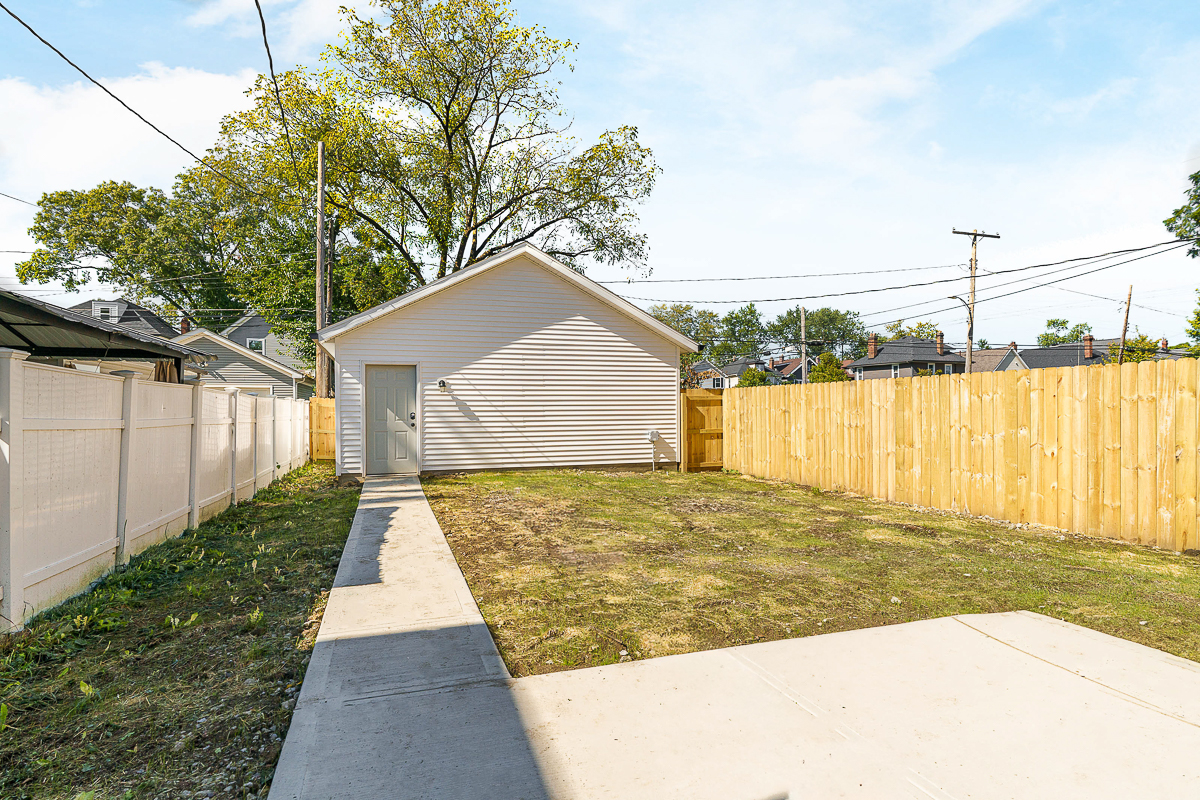867 S 22nd St-8