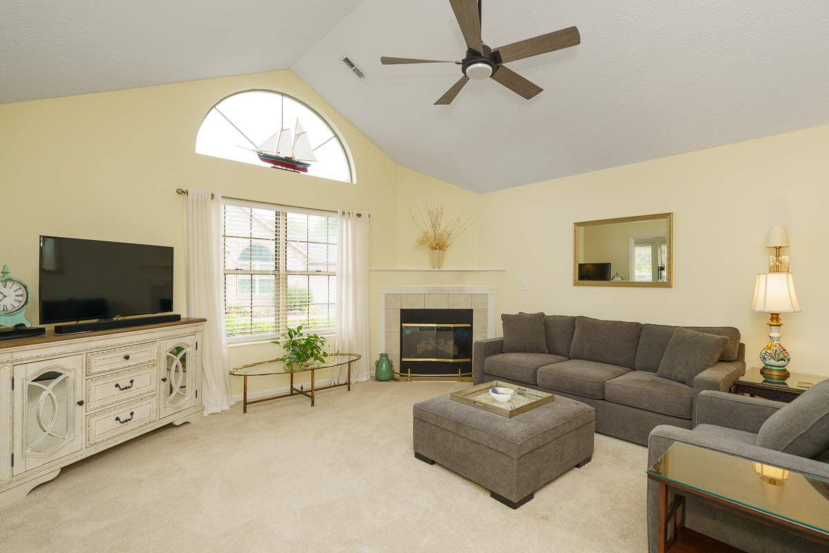 8736 Linksway Dr-10