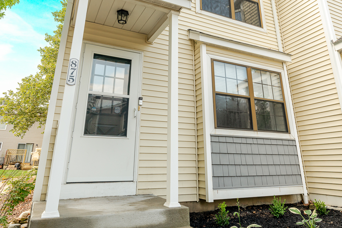 875 Soramill Ln-11