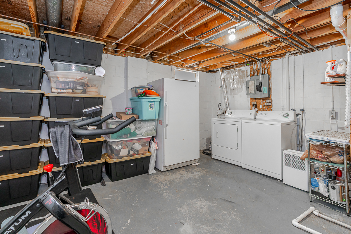 875 Soramill Ln-36