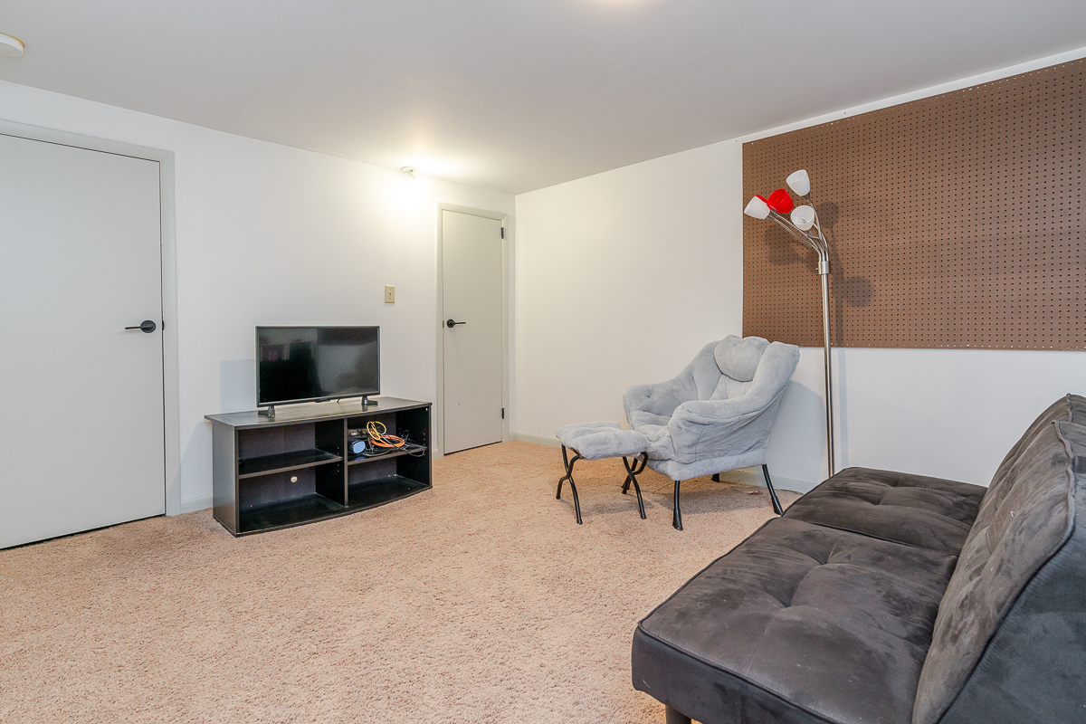 875 Soramill Ln-37