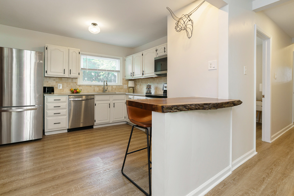 895 Caniff Rd-18