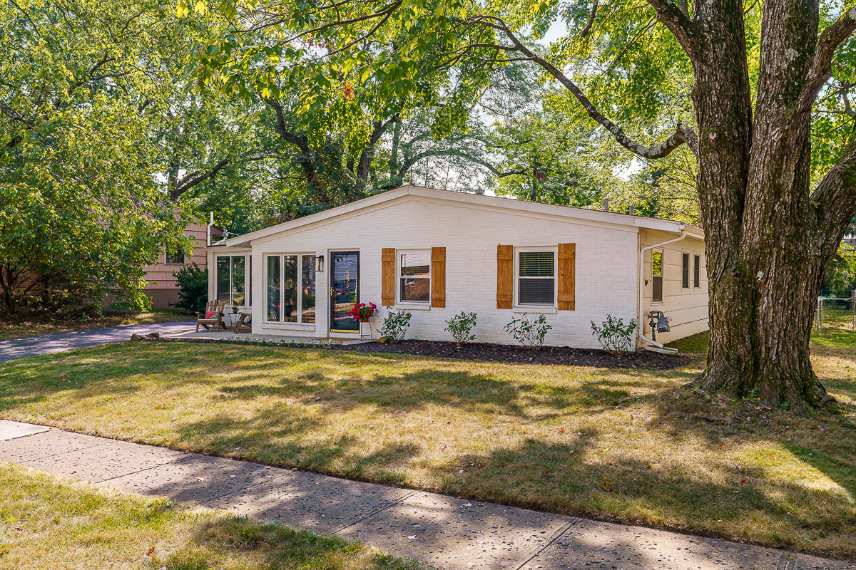 895 Caniff Rd-5