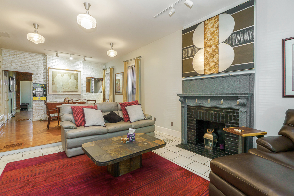 89 E lincoln St-20