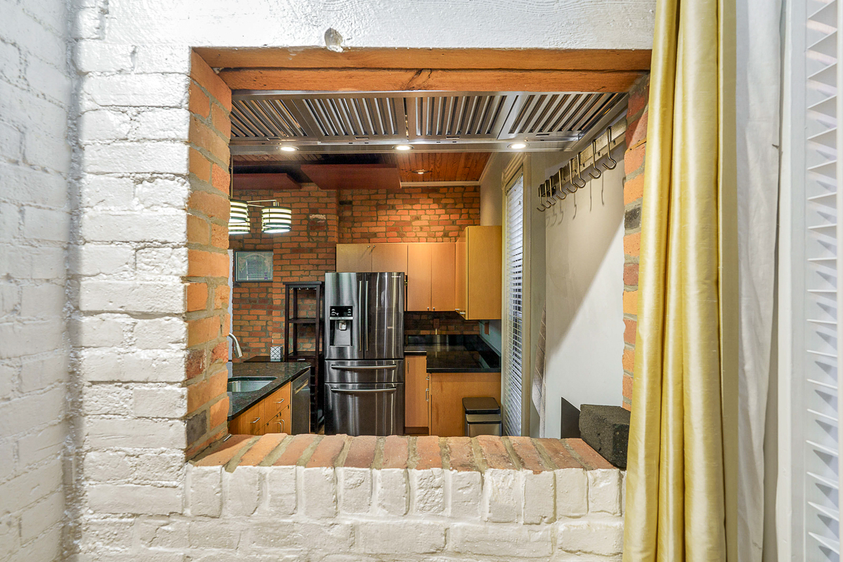 89 E lincoln St-26