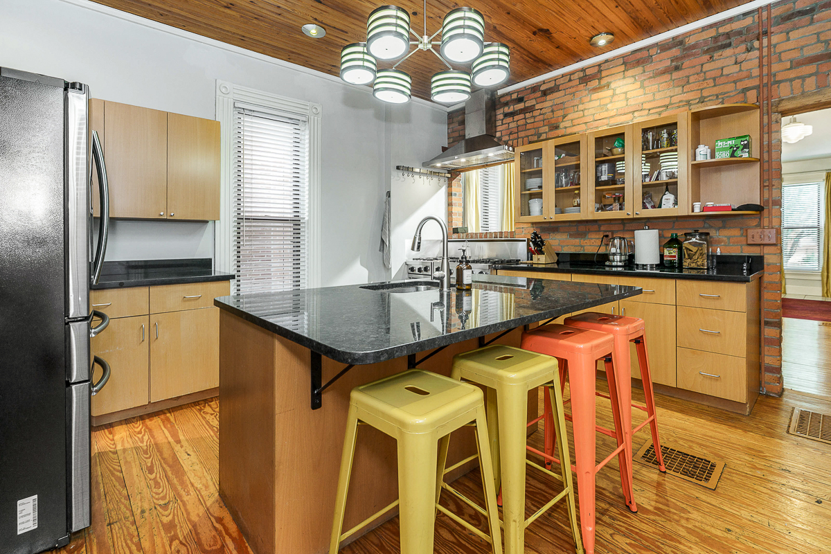 89 E lincoln St-29