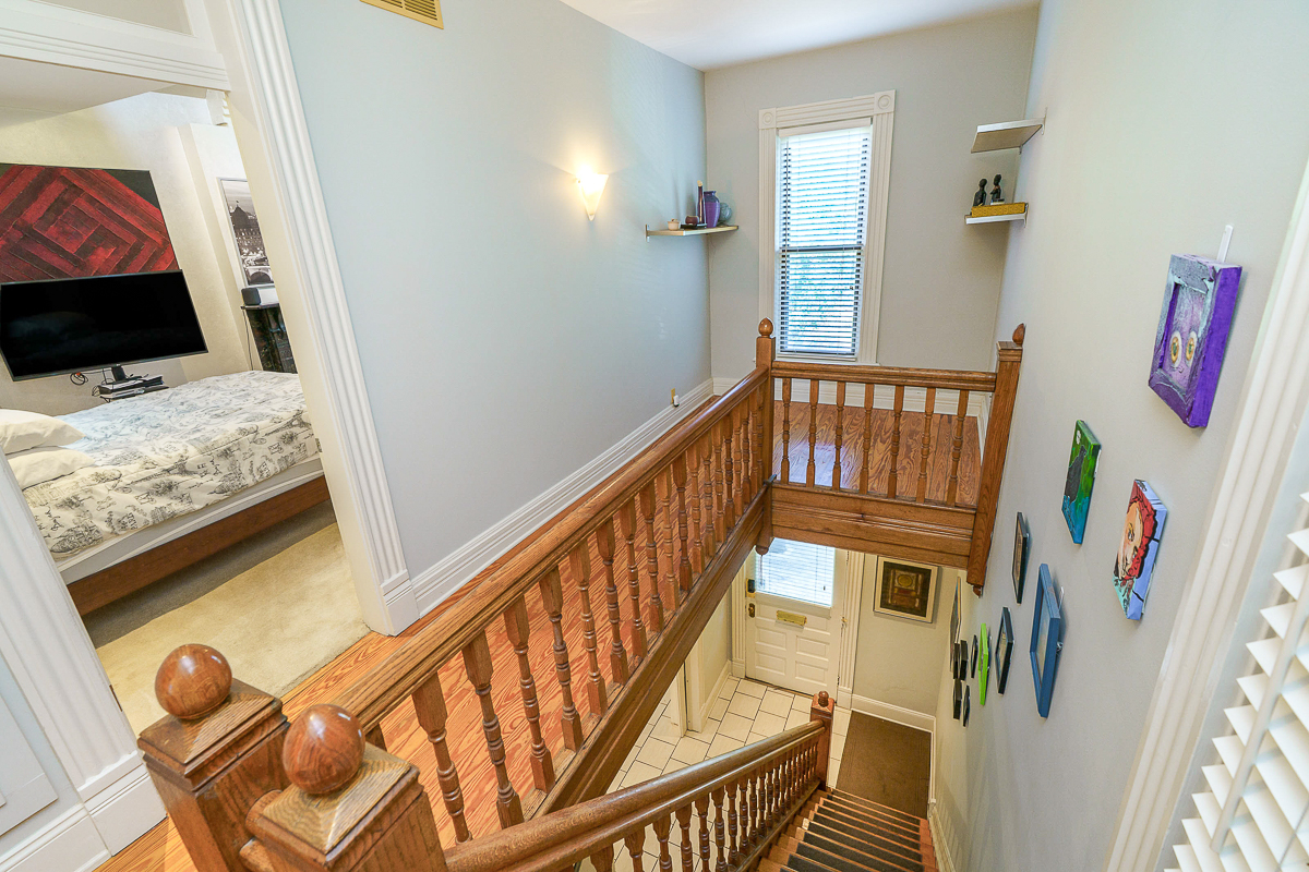 89 E lincoln St-35