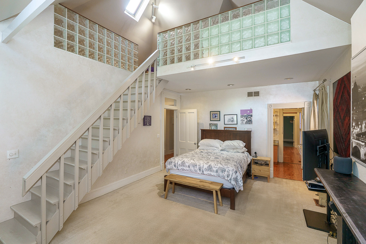 89 E lincoln St-37