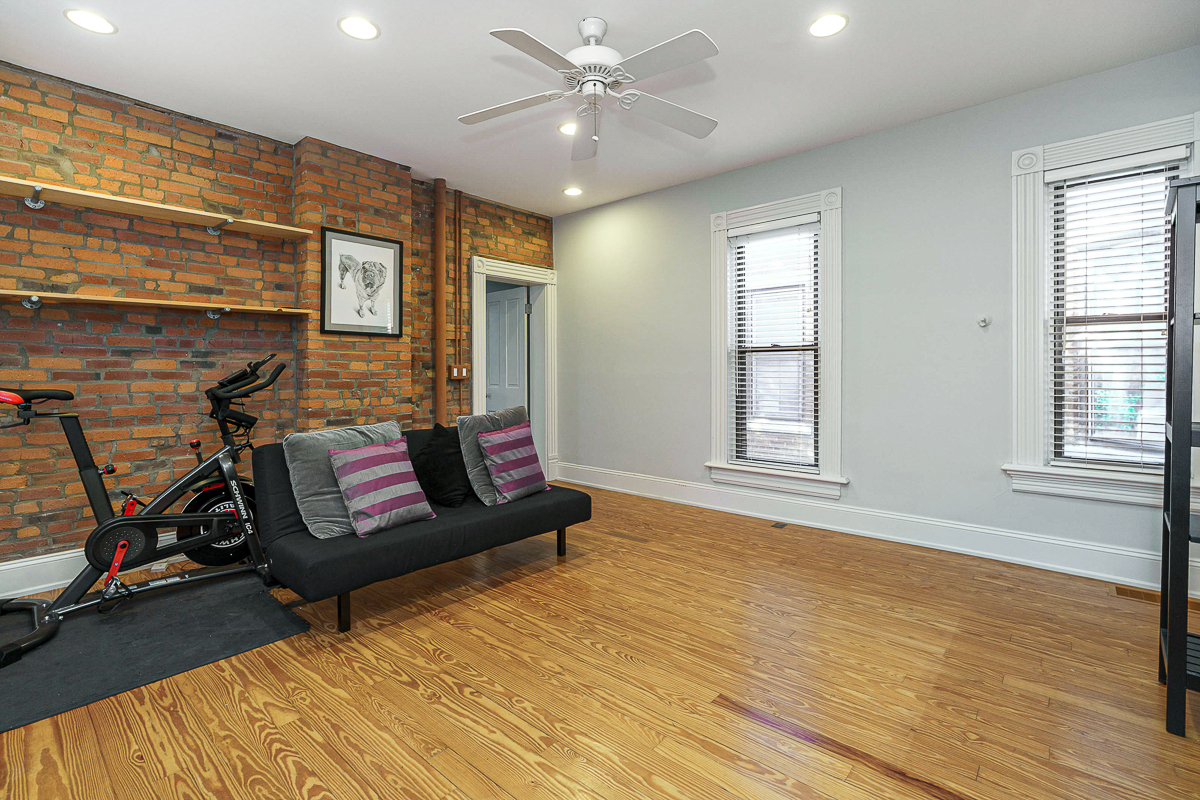 89 E lincoln St-41