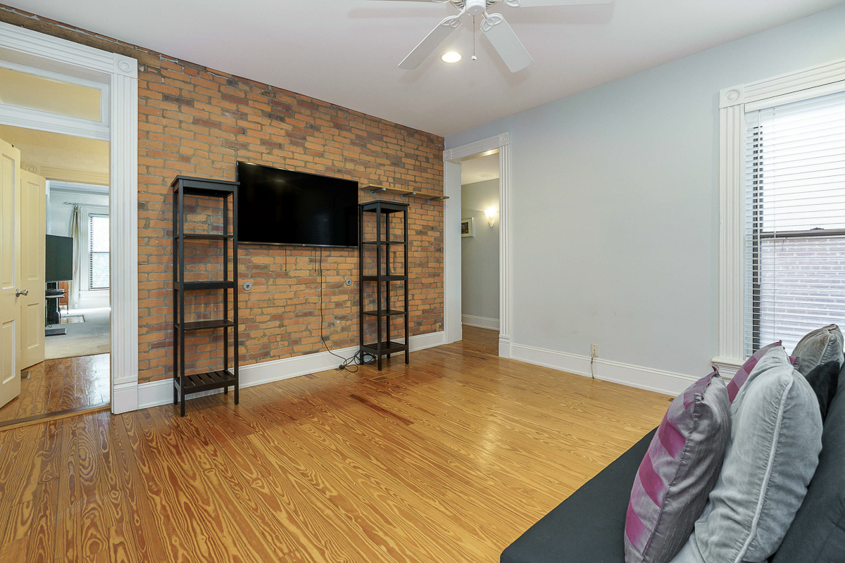 89 E lincoln St-42