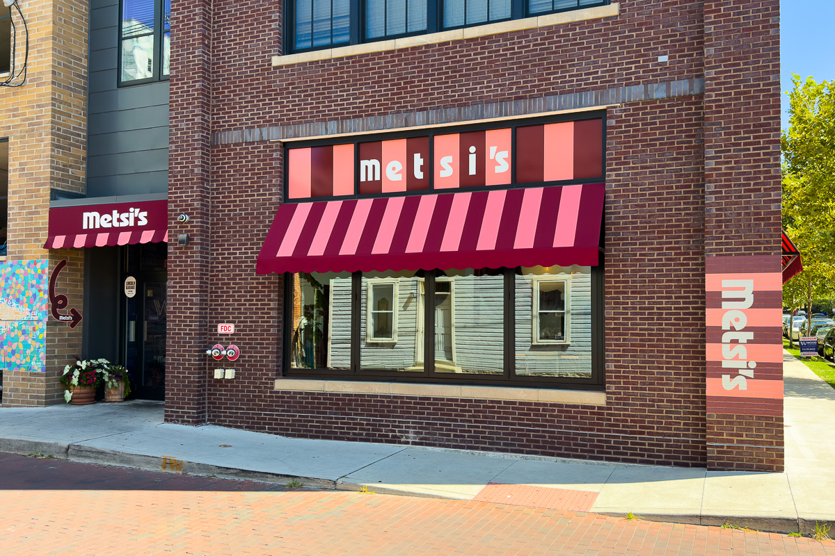 89 E lincoln St-51