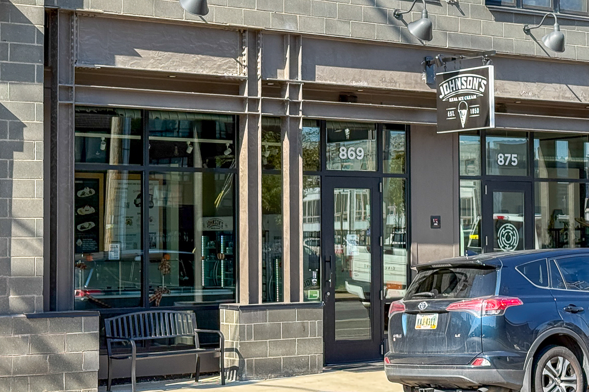 89 E lincoln St-58