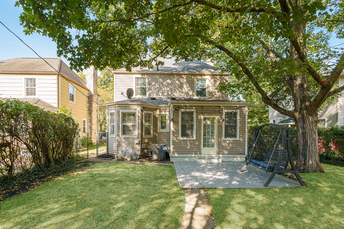 910 Montrose Ave-14