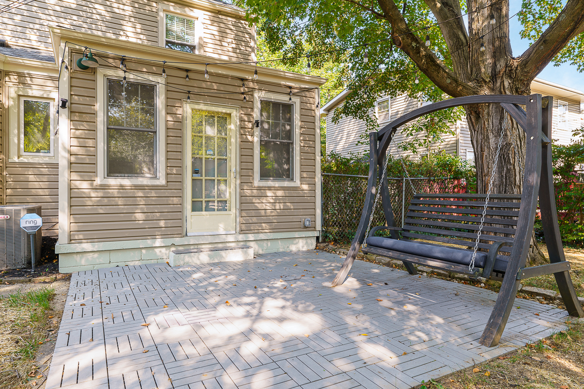 910 Montrose Ave-15