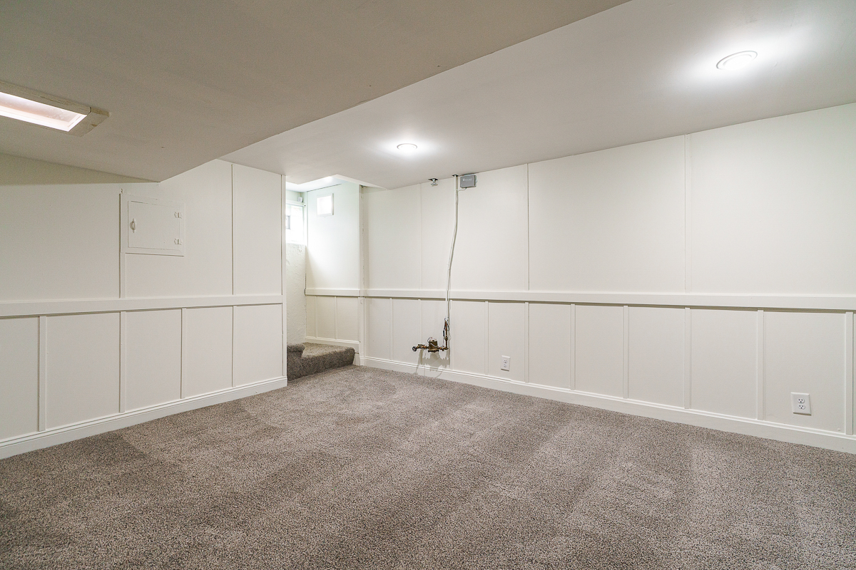910 Montrose Ave-17