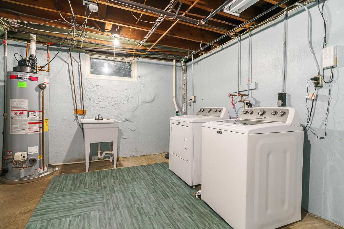 910 Montrose Ave-18