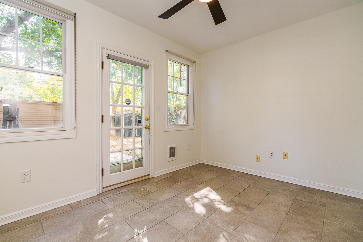 910 Montrose Ave-29