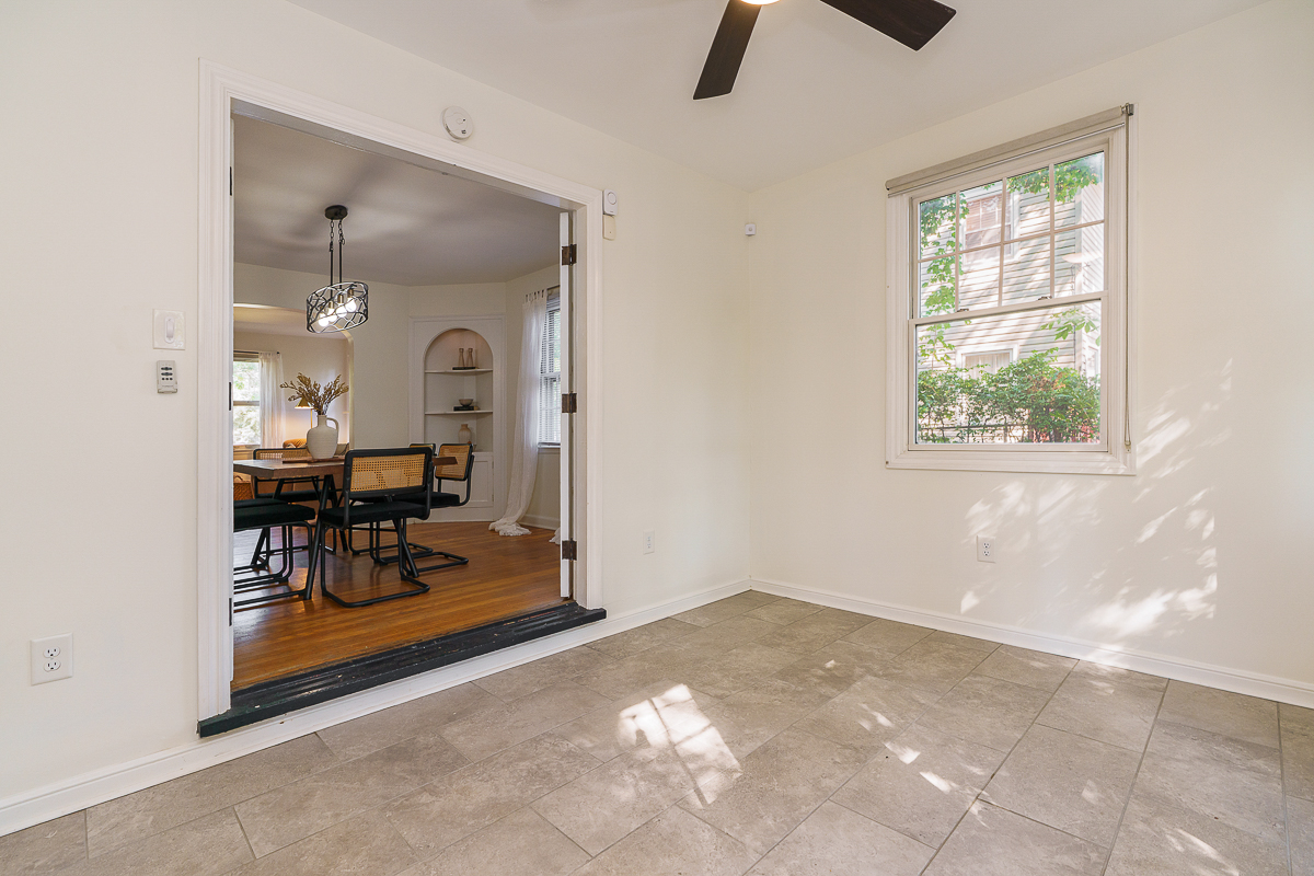 910 Montrose Ave-32