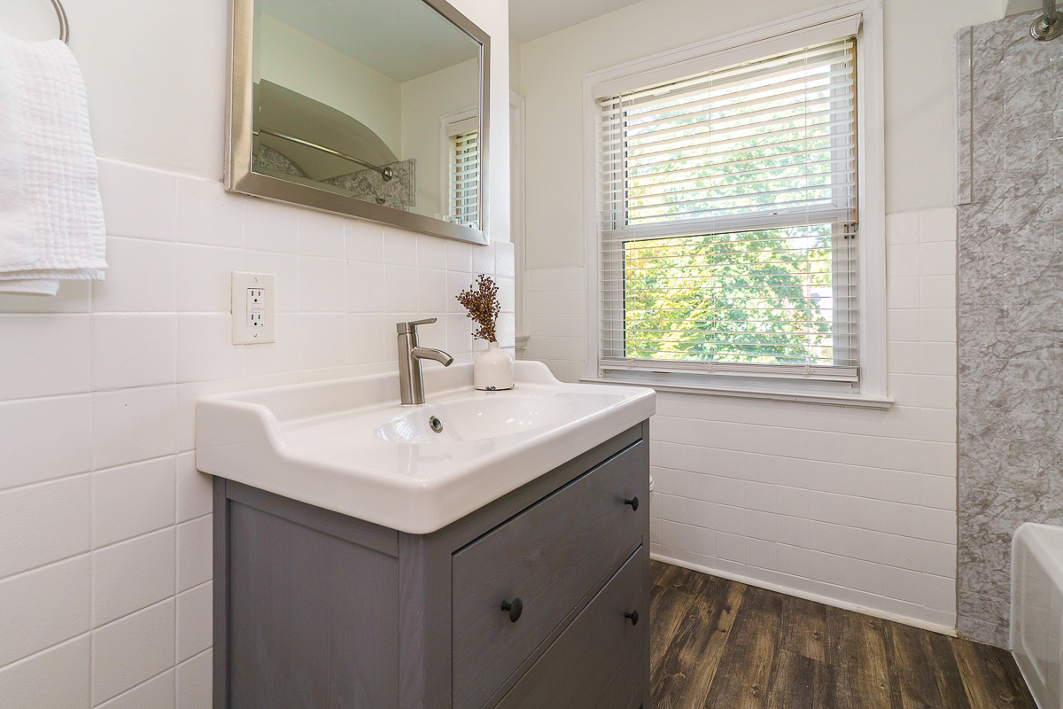 910 Montrose Ave-45