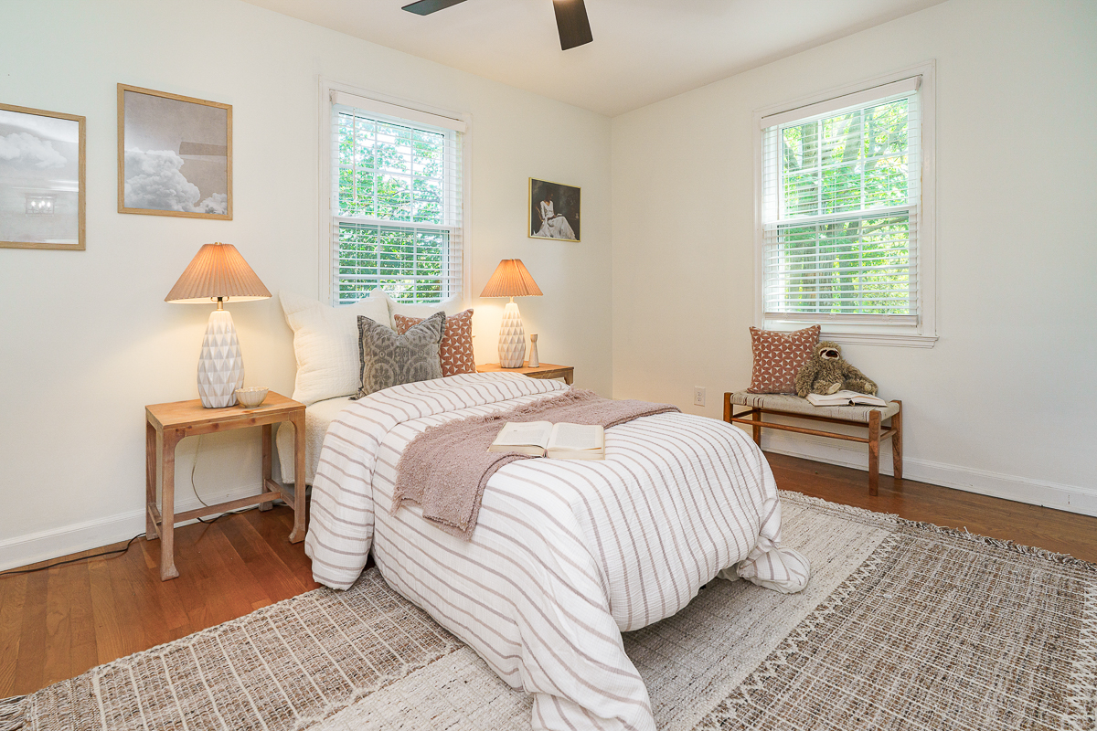 910 Montrose Ave-49