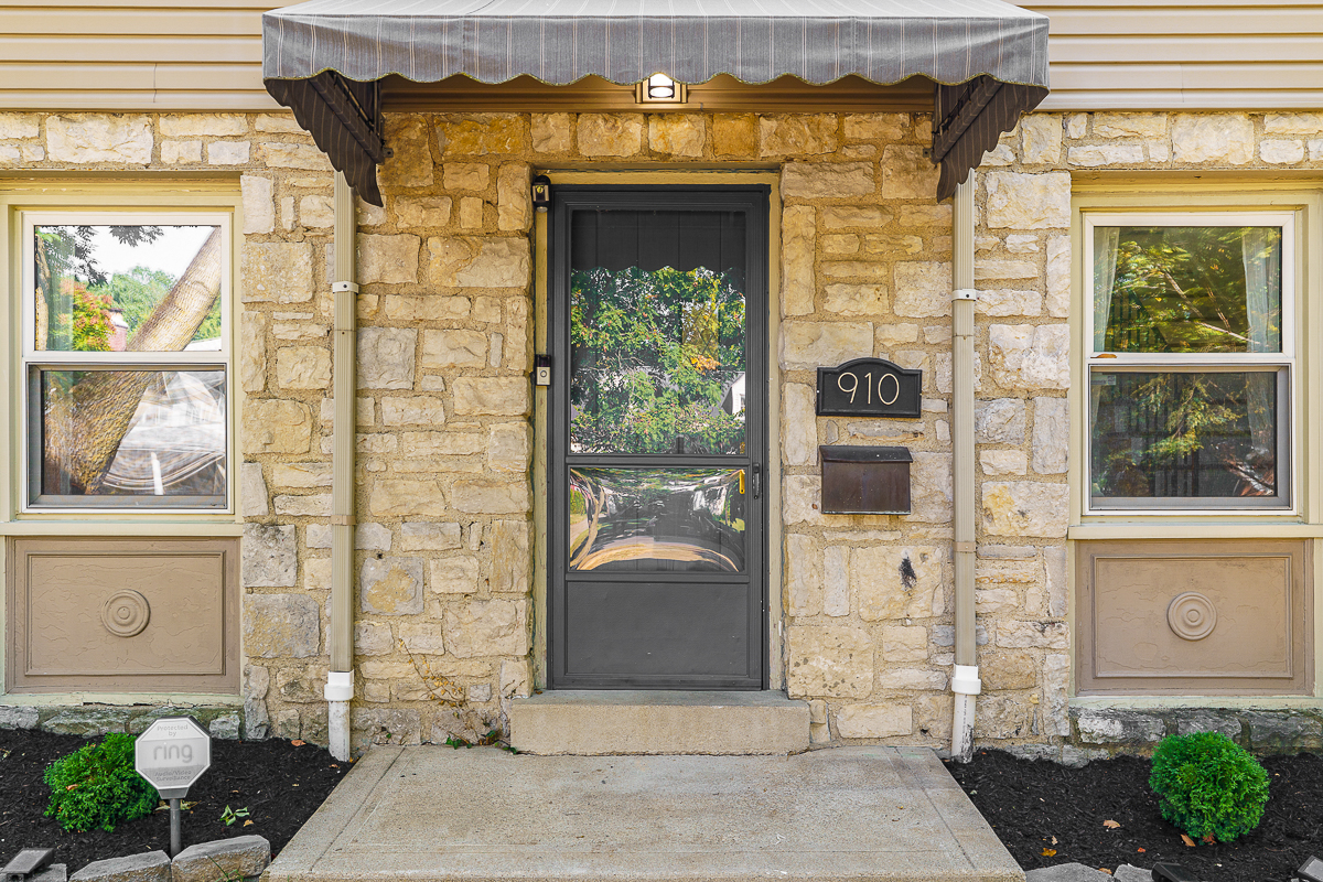 910 Montrose Ave-7