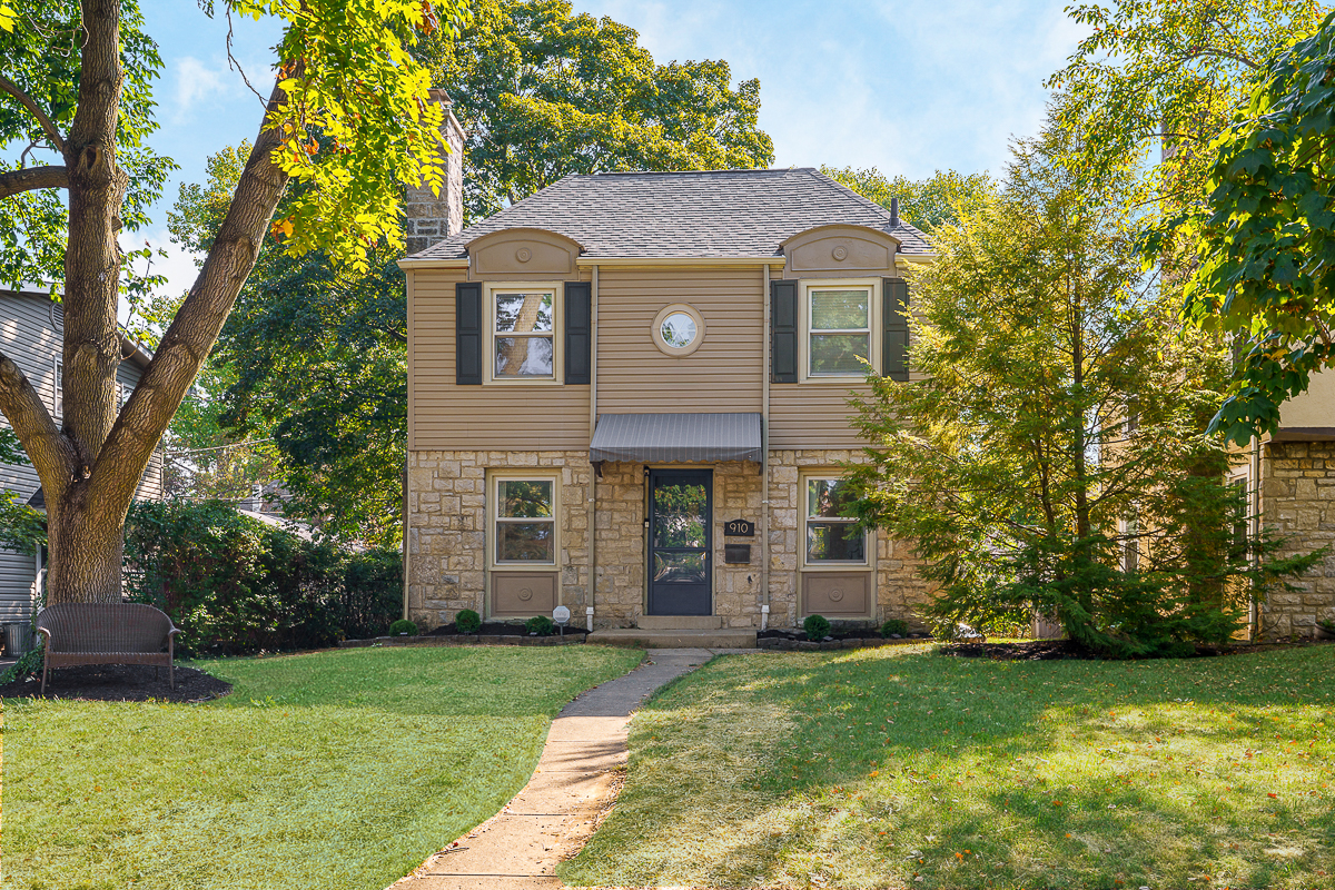 910 Montrose Ave-9