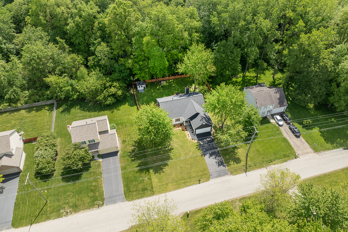 9825 Lynn's Rd-2