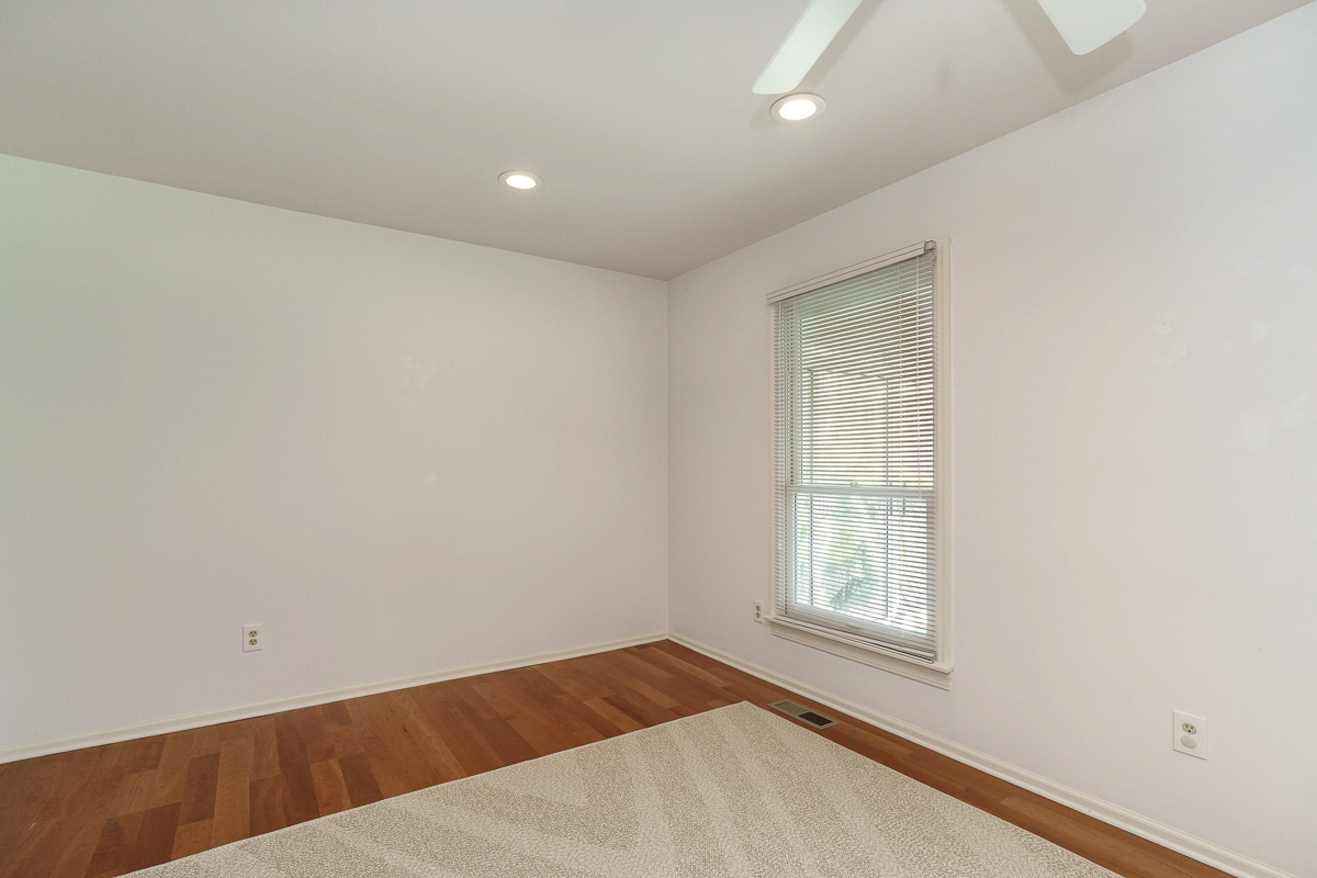 988 Danvers Ave-23