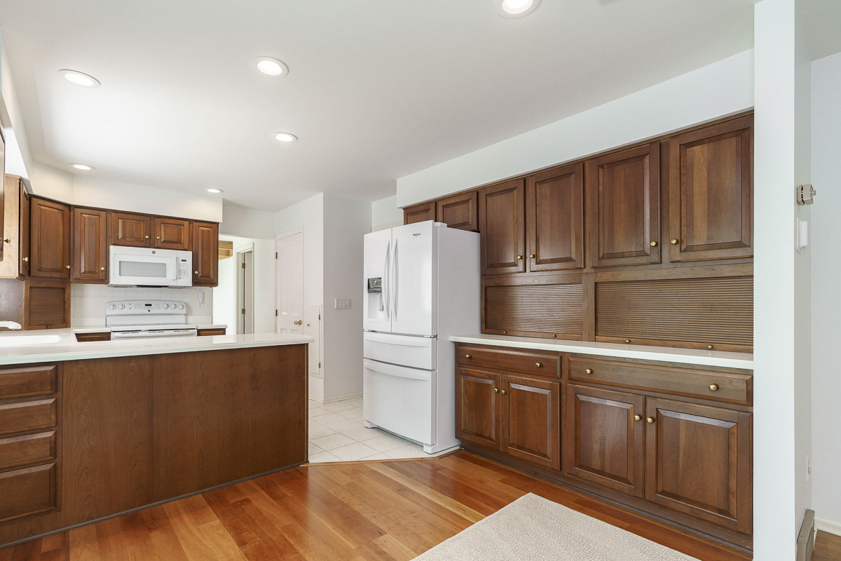 988 Danvers Ave-29