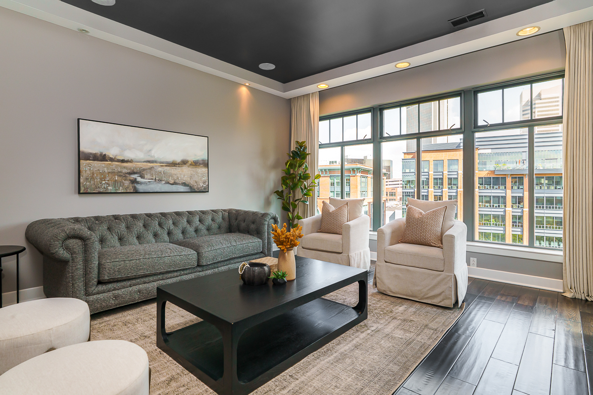 250 daniel burnham sq 707-----4